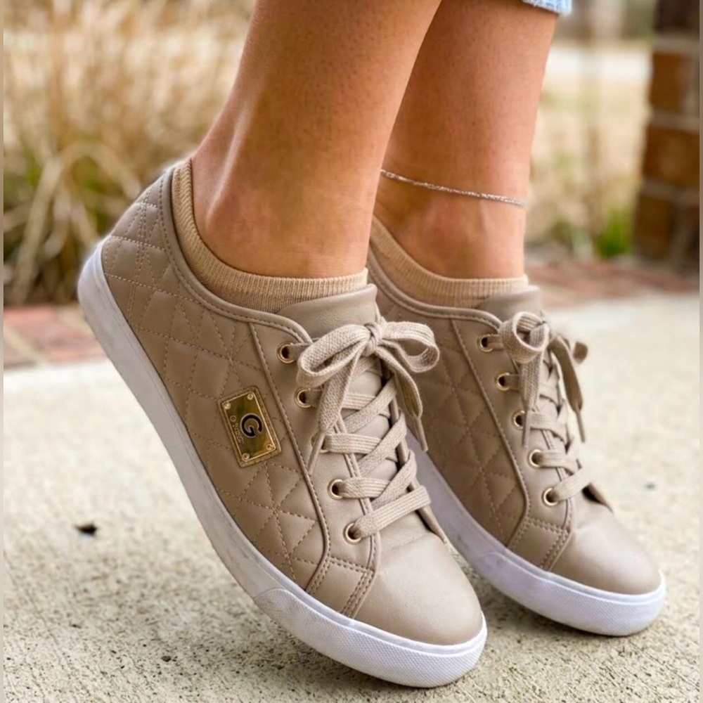 G by Guess Backer2 Quilted Pattern Beige Women's Lace-Up Leather Sneakers